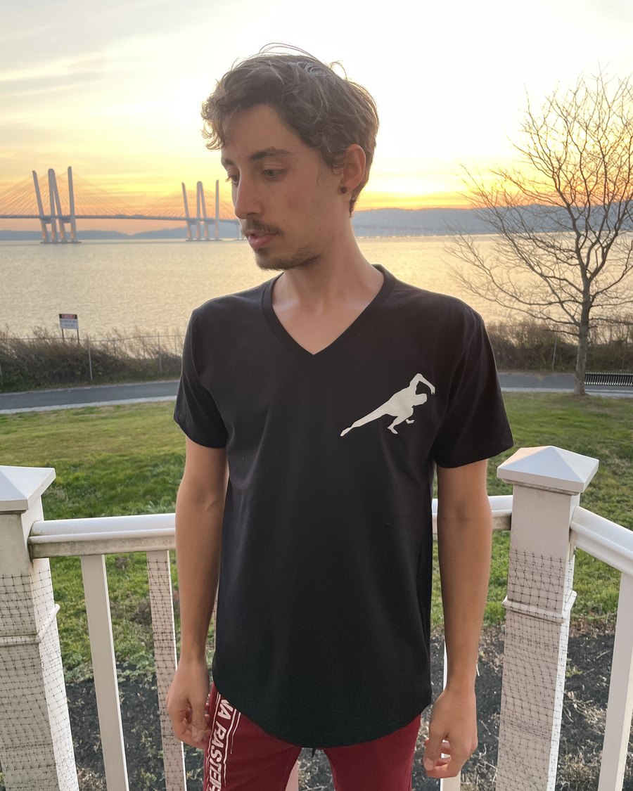 Na Rasteira capoeira brand v-neck with silhouette print